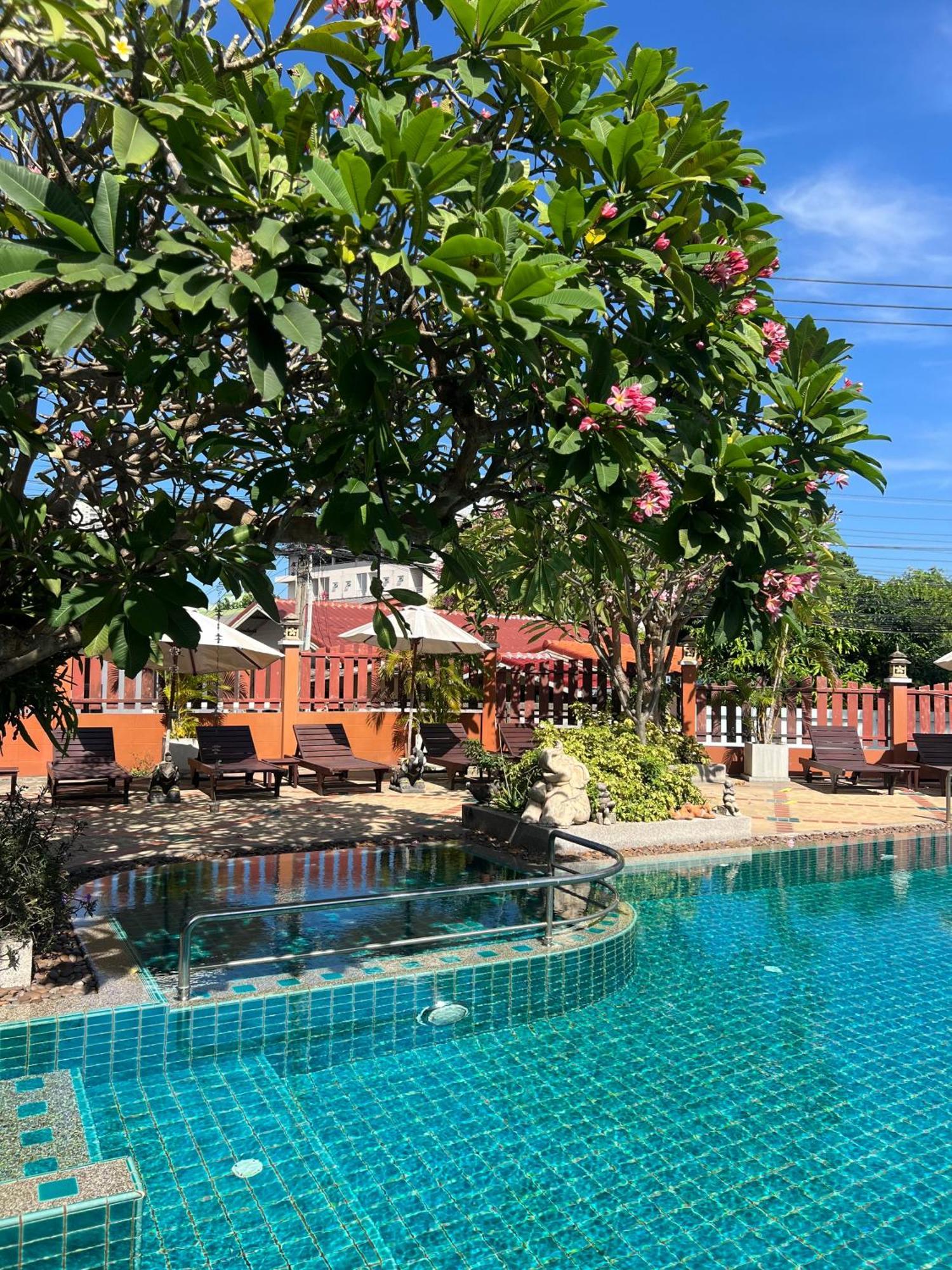 Pattara Mansion พัทยา Hotel Pattaya Ngoại thất bức ảnh