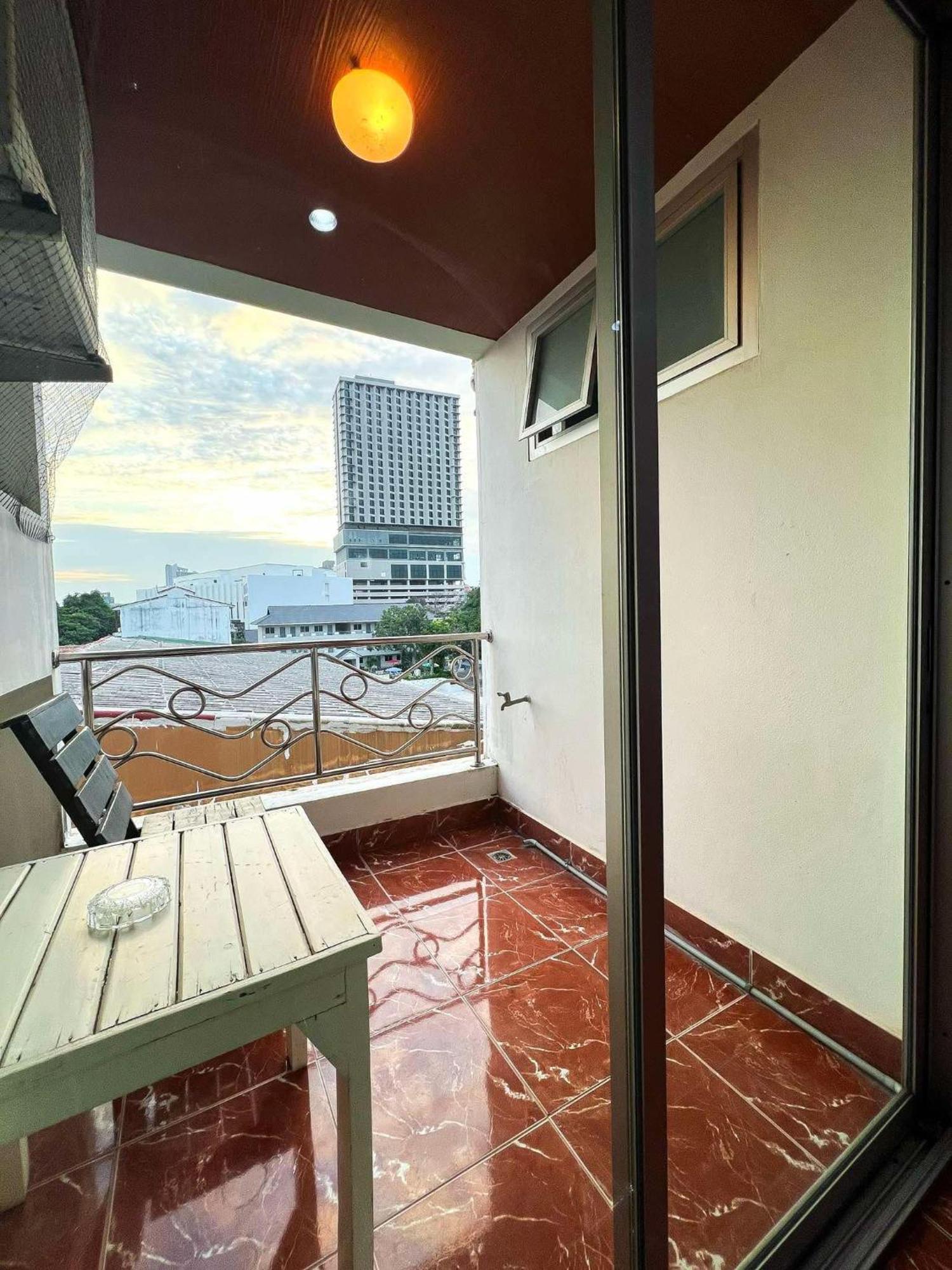 Pattara Mansion พัทยา Hotel Pattaya Ngoại thất bức ảnh